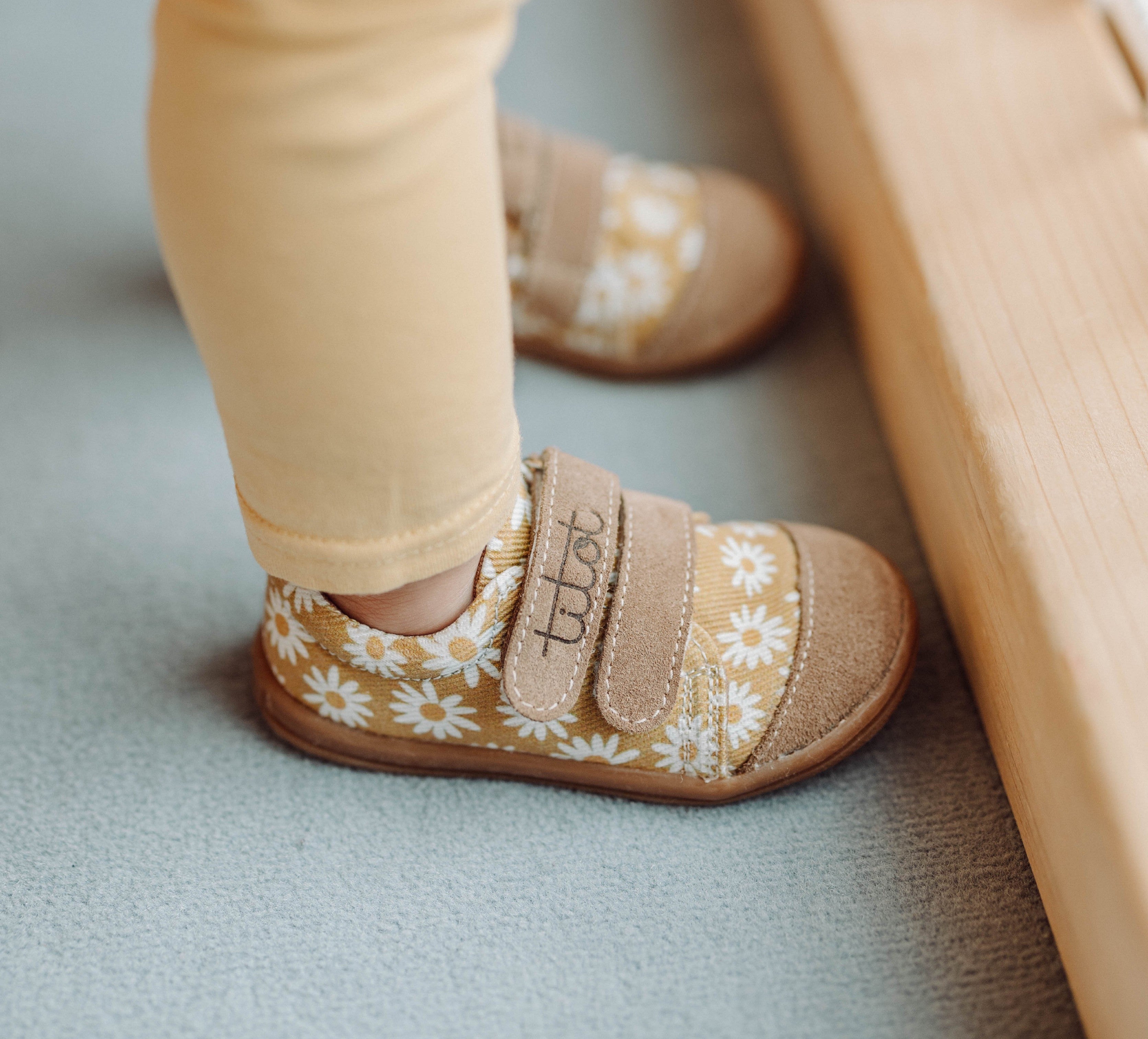 Beige Daisy Kids Sneakers