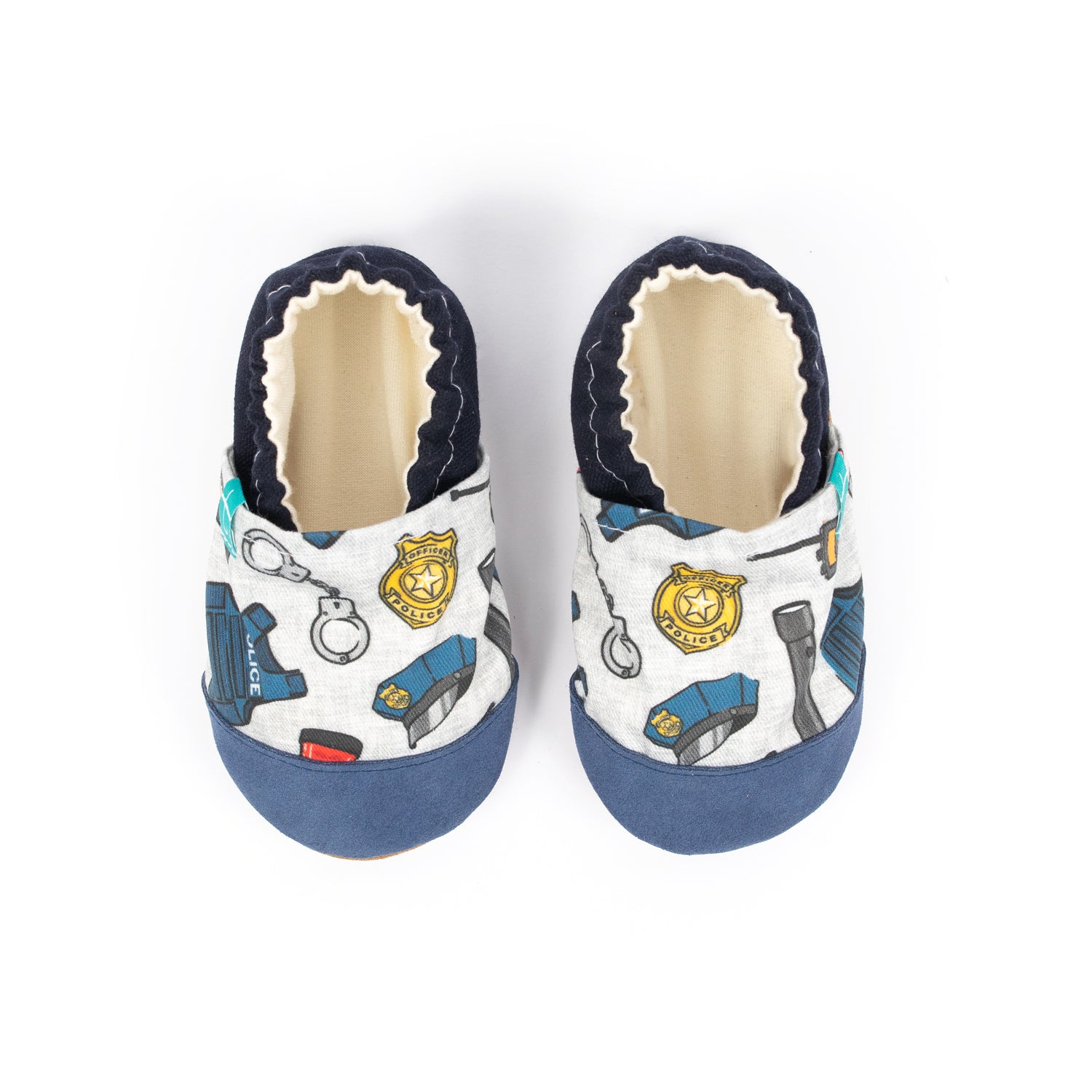 Les pantoufles d'enfant de la police